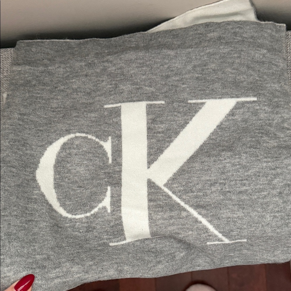 Calvin Klein Heather reversible grey and white scarf